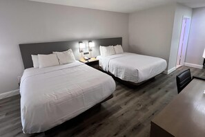 Hochwertige Bettwaren, Pillowtop-Betten, Zimmersafe, Schreibtisch