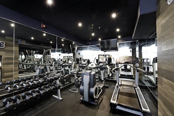 Fitness center at Courtyard by Marriott San Juan Miramar