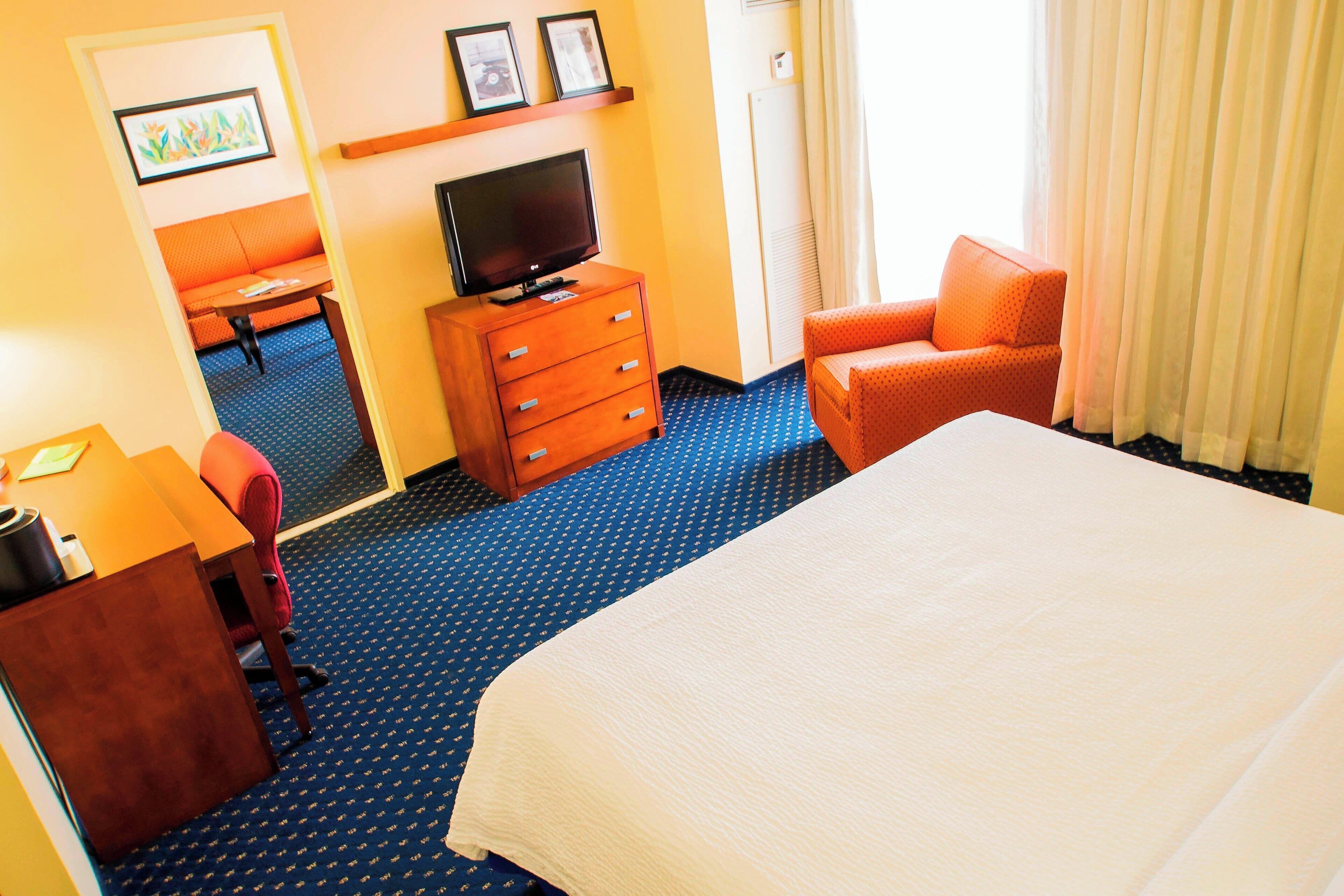 suite, 1 bedroom, non smoking | 1 bedroom, in-room safe, desk, blackout curtains