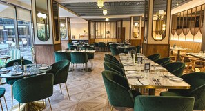 Lunch and dinner served  - Hotel Director Vitacura (Santiago)