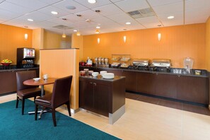 Free daily continental breakfast 