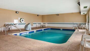 Indoor pool, pool loungers