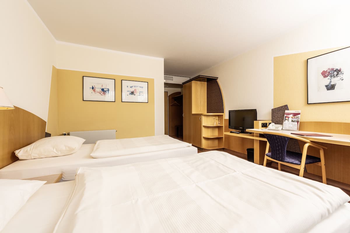 twin room | 1 bedroom, hypo-allergenic bedding, minibar, in-room safe