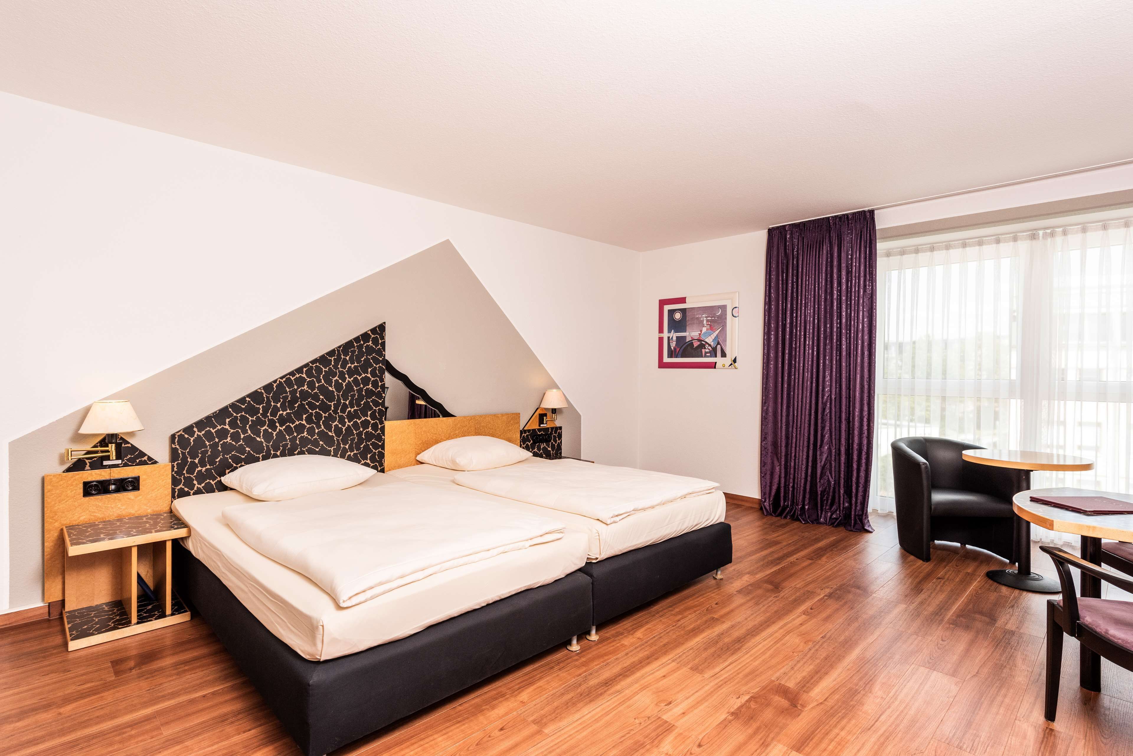 1 bedroom, hypo-allergenic bedding, minibar, in-room safe