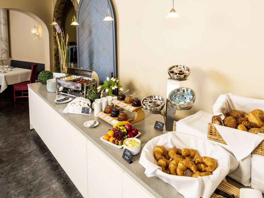 Se ofrece un desayuno bufé todos los días (por un coste adicional)