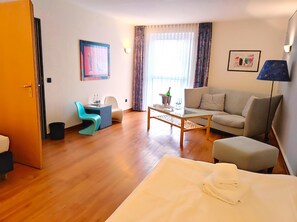 スタンダード トリプルルーム | 高級寝具、ミニバー、セーフティボックス (室内)、デスク