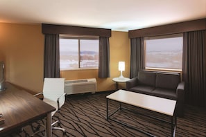 Deluxe Suite, 1 King Bed, Non Smoking (City/Mountain View) | Premium bedding, pillowtop beds, desk, laptop workspace