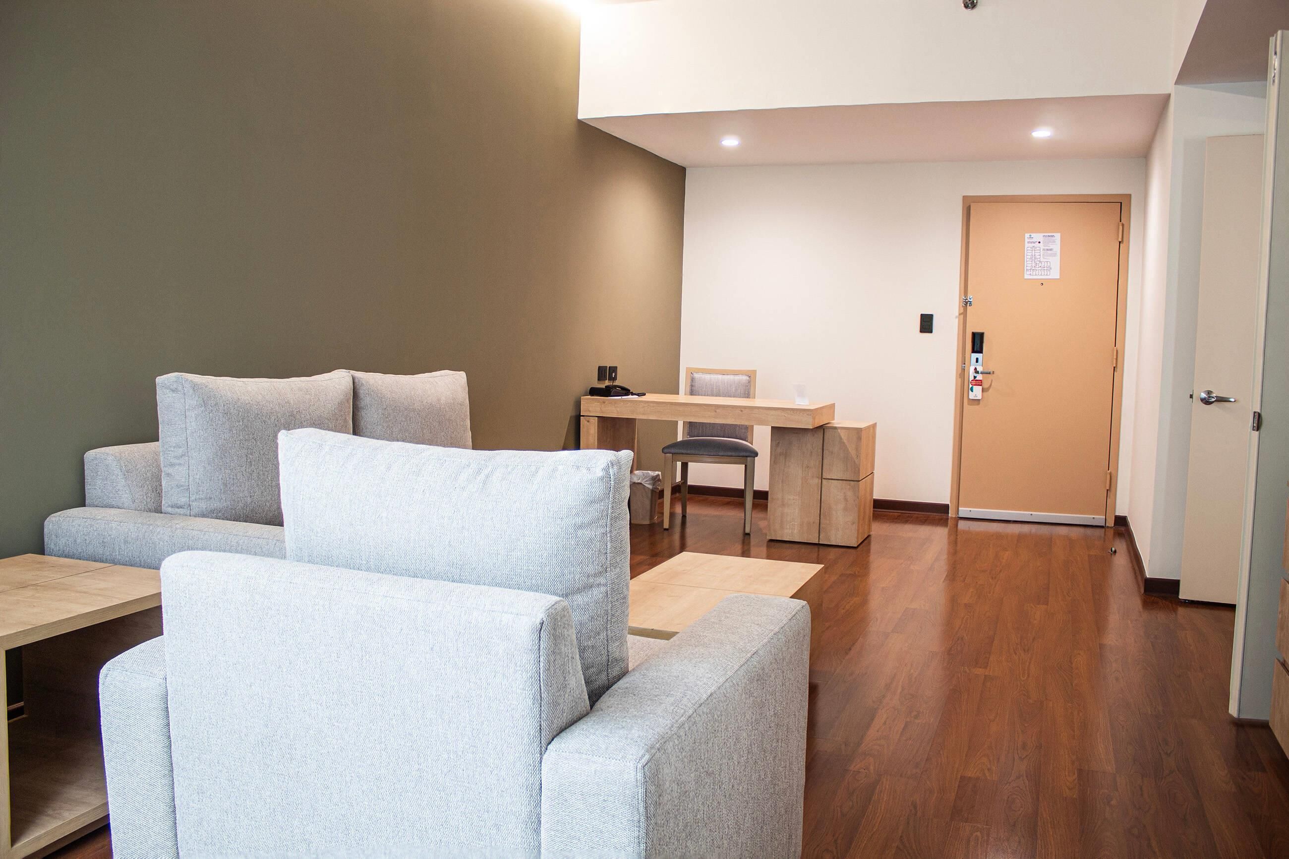 suite, multiple beds, non smoking (upgrade) | pillow-top beds, in-room safe, desk, laptop workspace