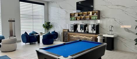 Lobby lounge