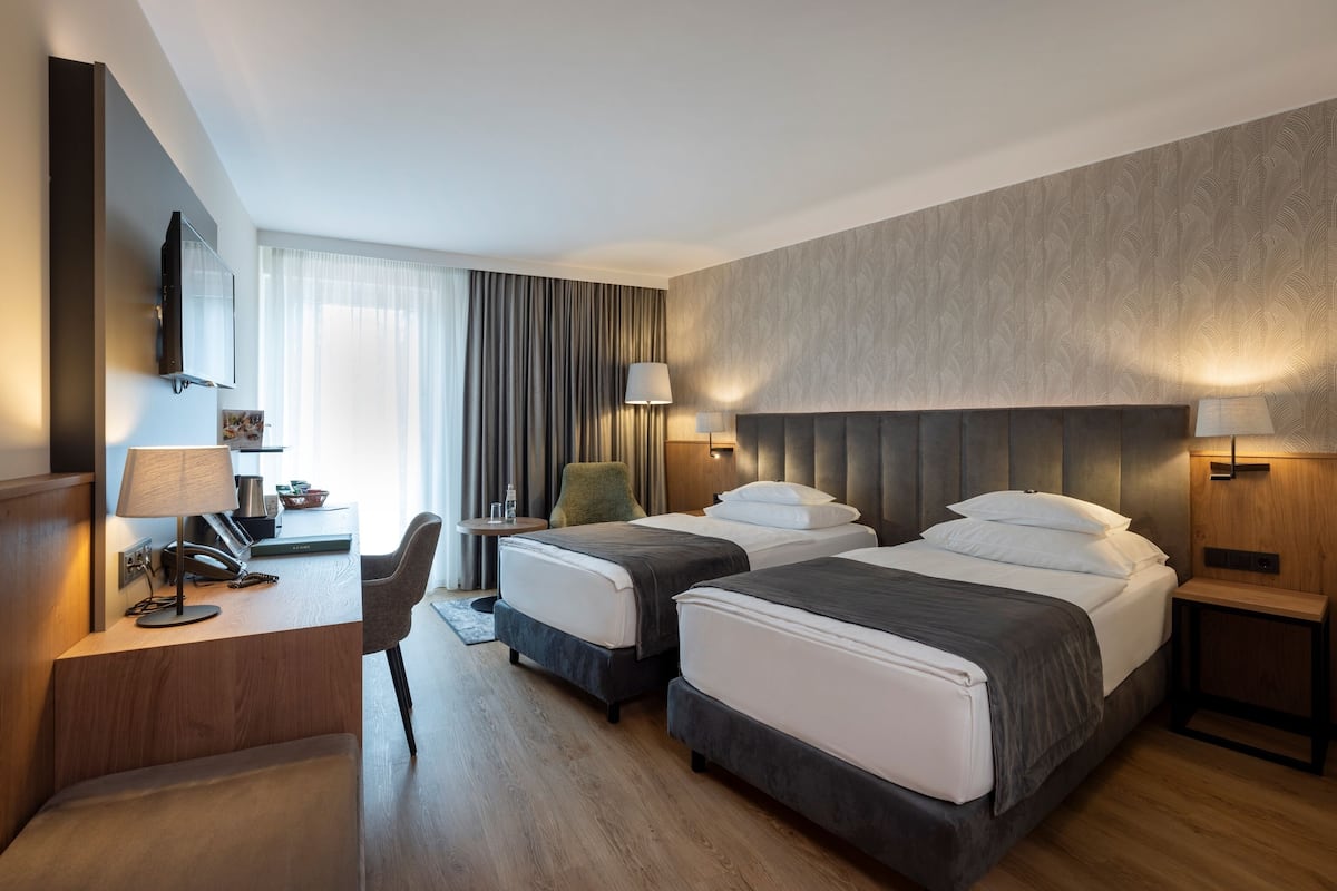 Literie de qualité supérieure, surmatelas, minibar