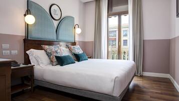 Hochwertige Bettwaren, Daunenbettdecken, Pillowtop-Betten, Minibar