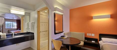 واي فاي مجانًا وملاءات أسرّة