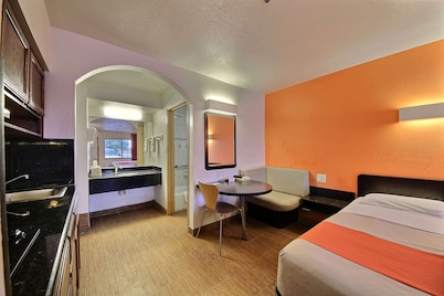 Motel 6 Edinburg, TX