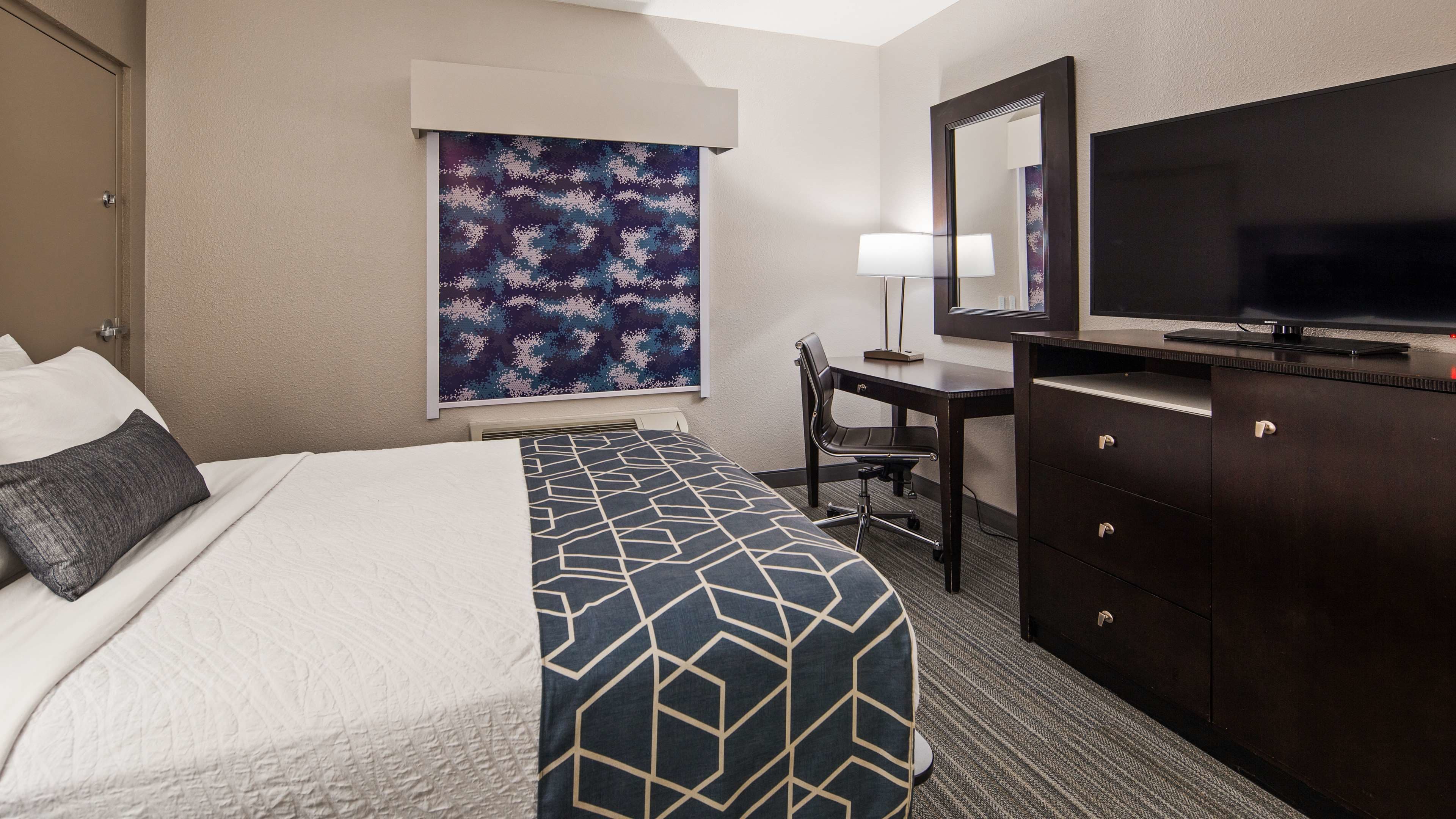 1 bedroom, hypo-allergenic bedding, individually furnished, desk