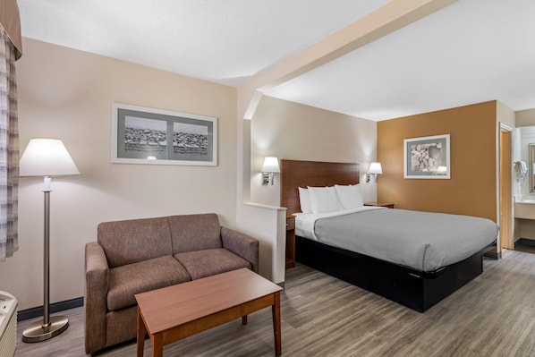 Habitación estándar, 1 cama de matrimonio grande, no fumadores | Tabla de planchar con plancha, wifi gratis, ropa de cama