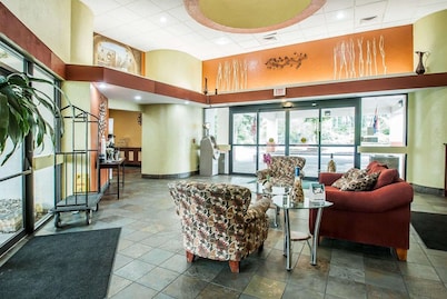 Quality Inn & Suites Kansas City I-435N Near Sports Complex