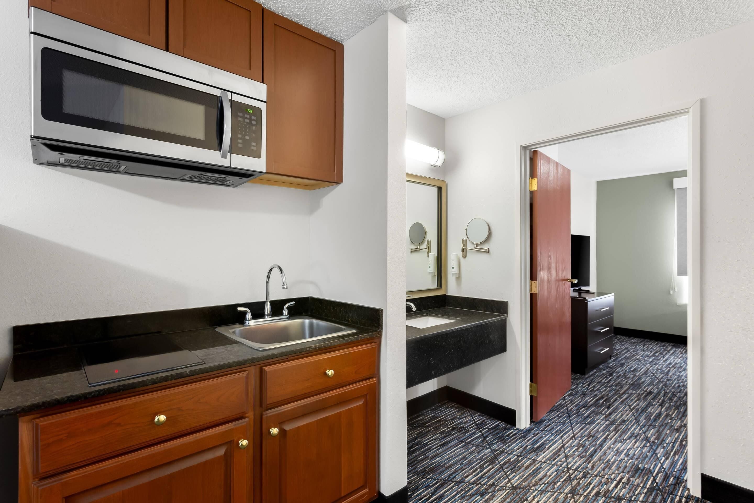 Suite, Non Smoking (1 King Bedroom)