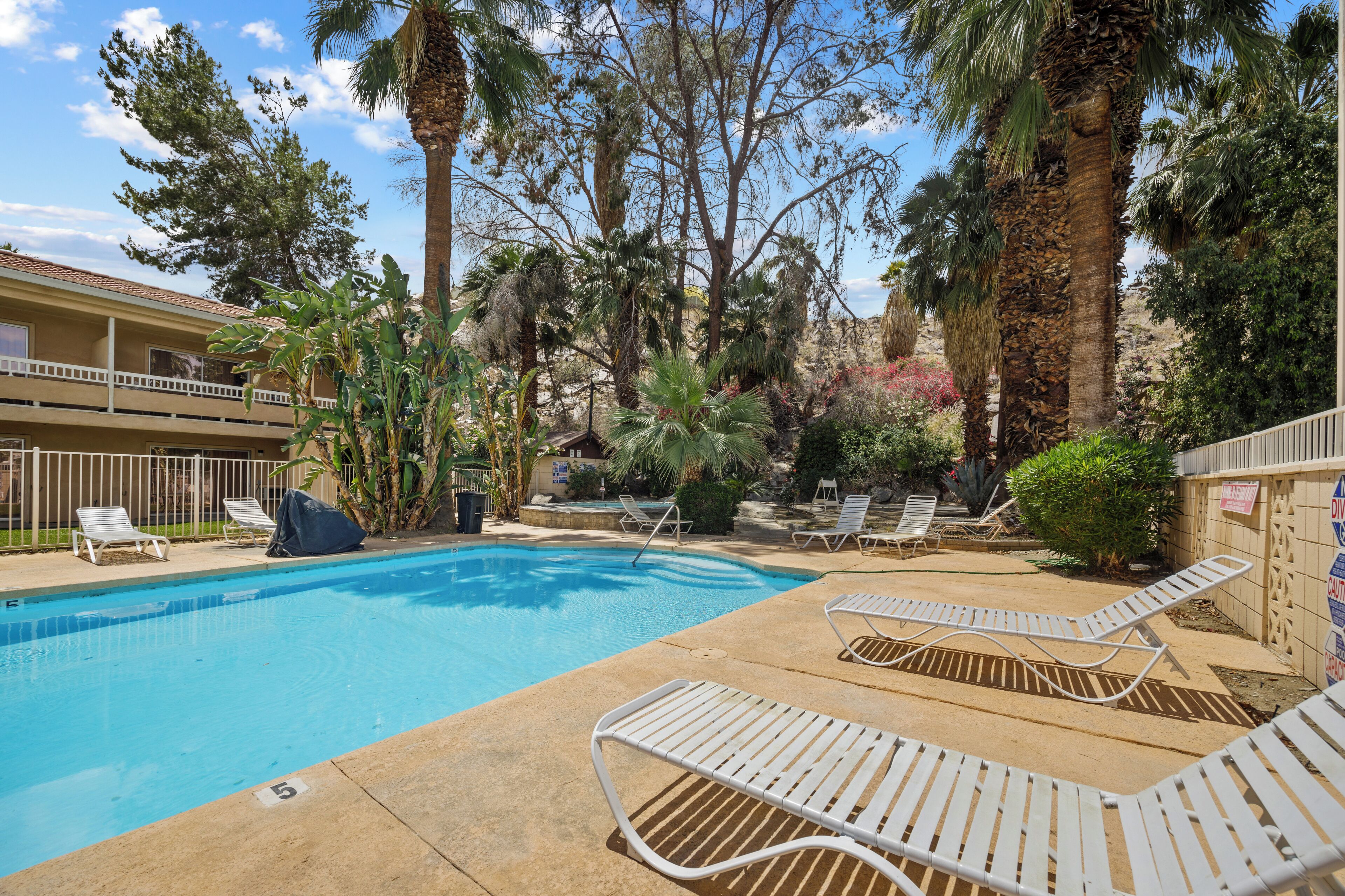Photo - Sol Springs Inn