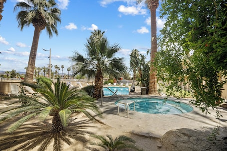 Sezonluk açık havuz