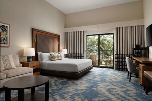Premium bedding, in-room safe, desk, laptop workspace