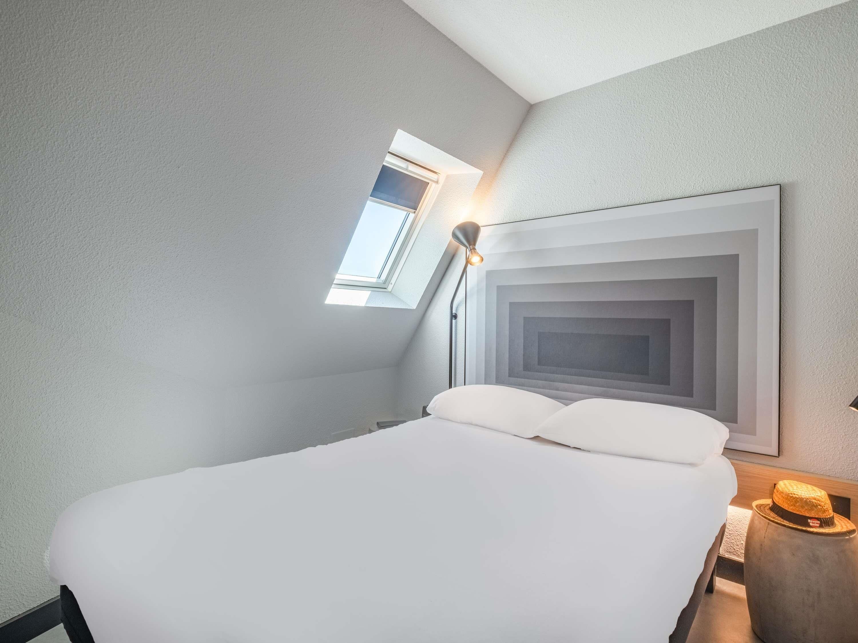 Rom – standard, 1 enkeltseng | Skrivebord, lydisolert, strykejern/-brett og wi-fi (inkludert)