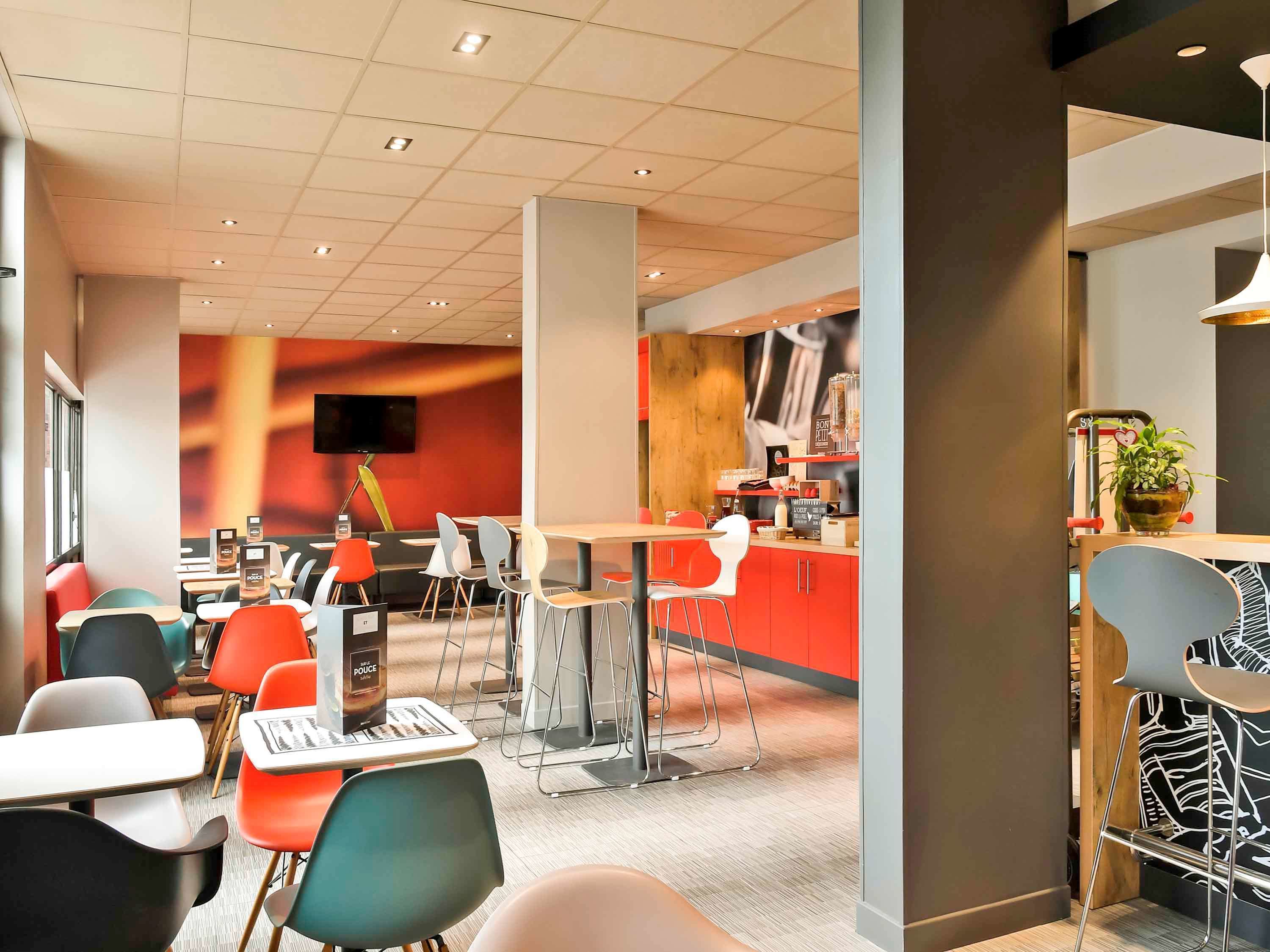 Petit déjeuner buffet servi tous les jours en supplément
