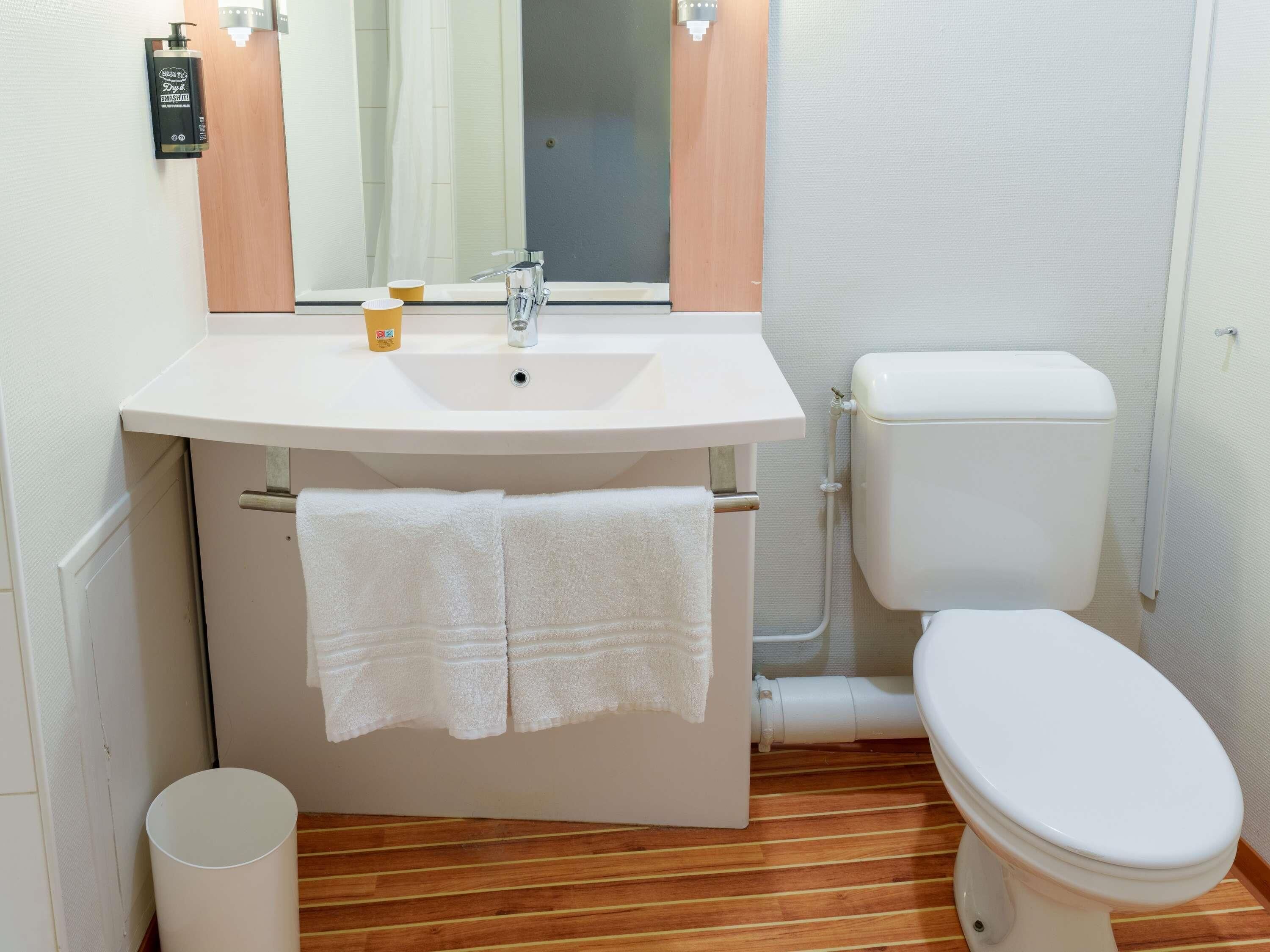 standard room, 1 single bed | desk, soundproofing, iron/ironing board, free wifi