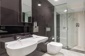 Free toiletries, hair dryer, towels - Great Southern Hotel Melbourne (Melbourne)