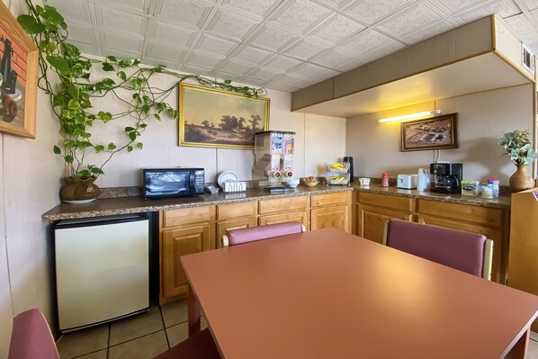 Breakfast area