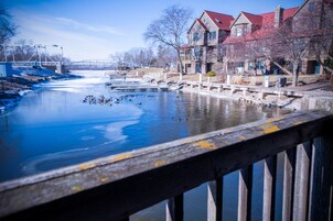 Signature Studio Suite | Water view