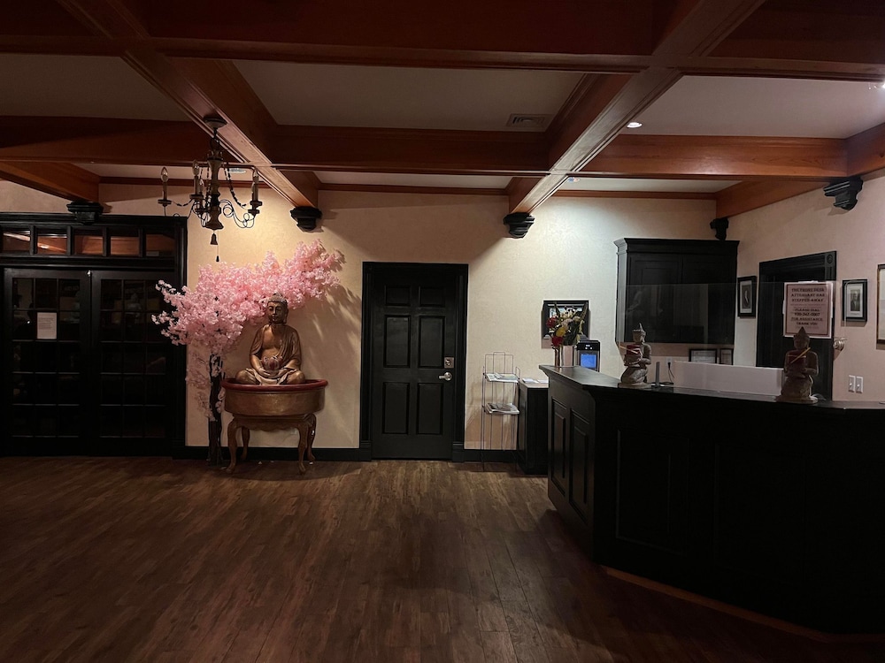 Nuk's Executive Suites photo 4