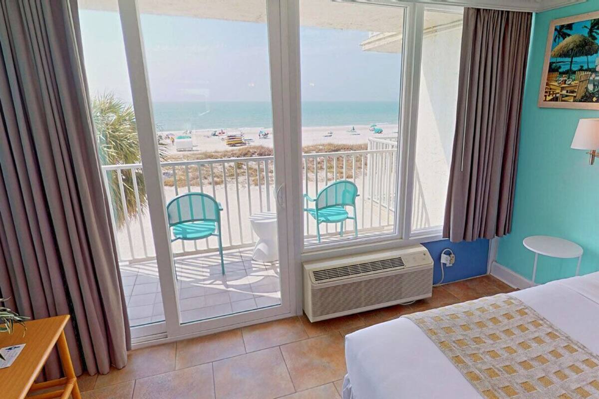 312 - Gulf View King Executive | Balcony