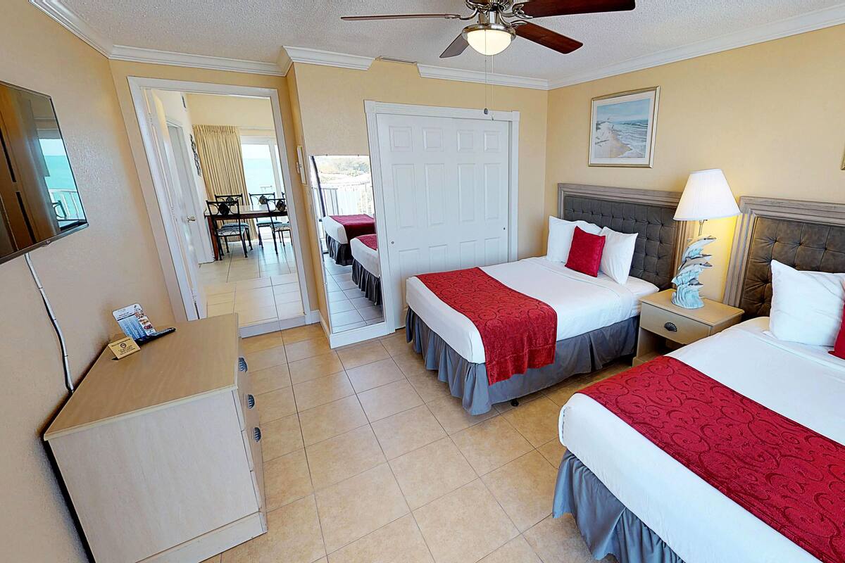615 - Gulf View Penthouse | Premium bedding, in-room safe, blackout drapes, iron/ironing board