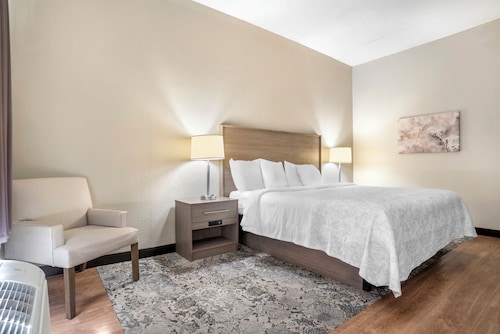 Red Roof Inn PLUS+ & Suites Vicksburg