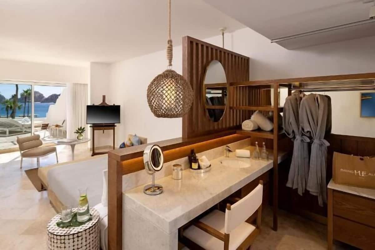 Egyptian cotton sheets, premium bedding, down comforters, pillowtop beds