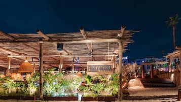 5 restaurants, international cuisine