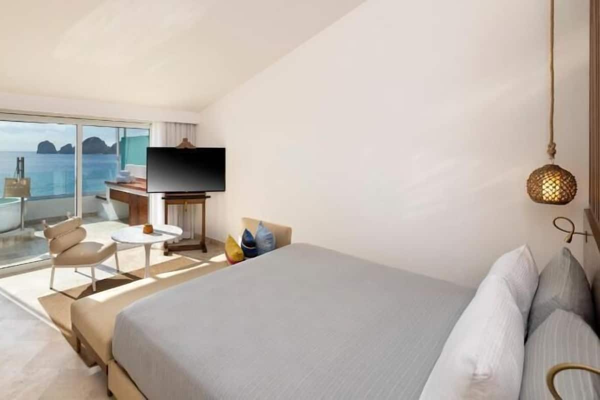 Egyptian cotton sheets, premium bedding, down comforters, pillowtop beds