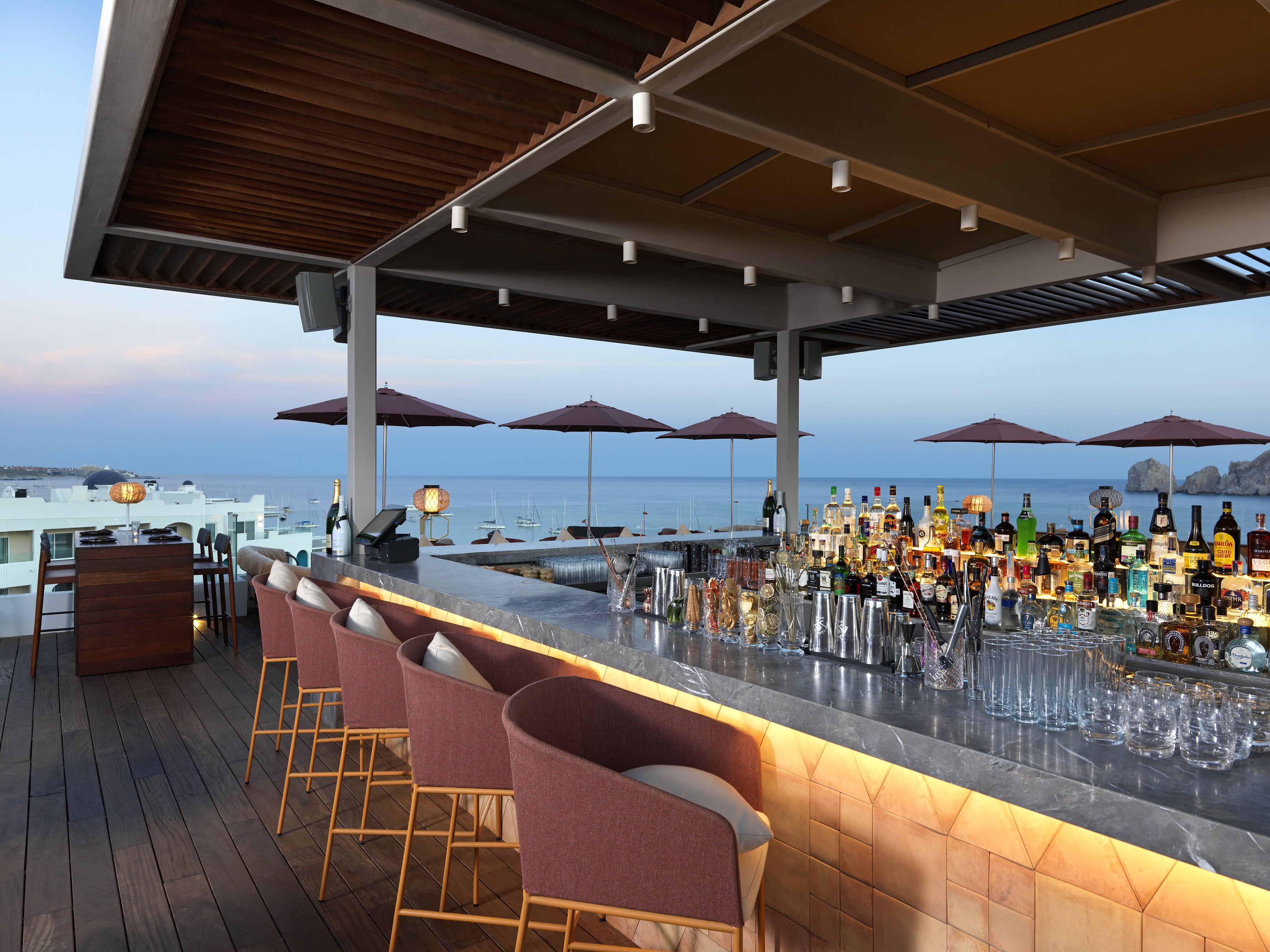 4 bars/lounges, swim-up bar, poolside bar, beach bar