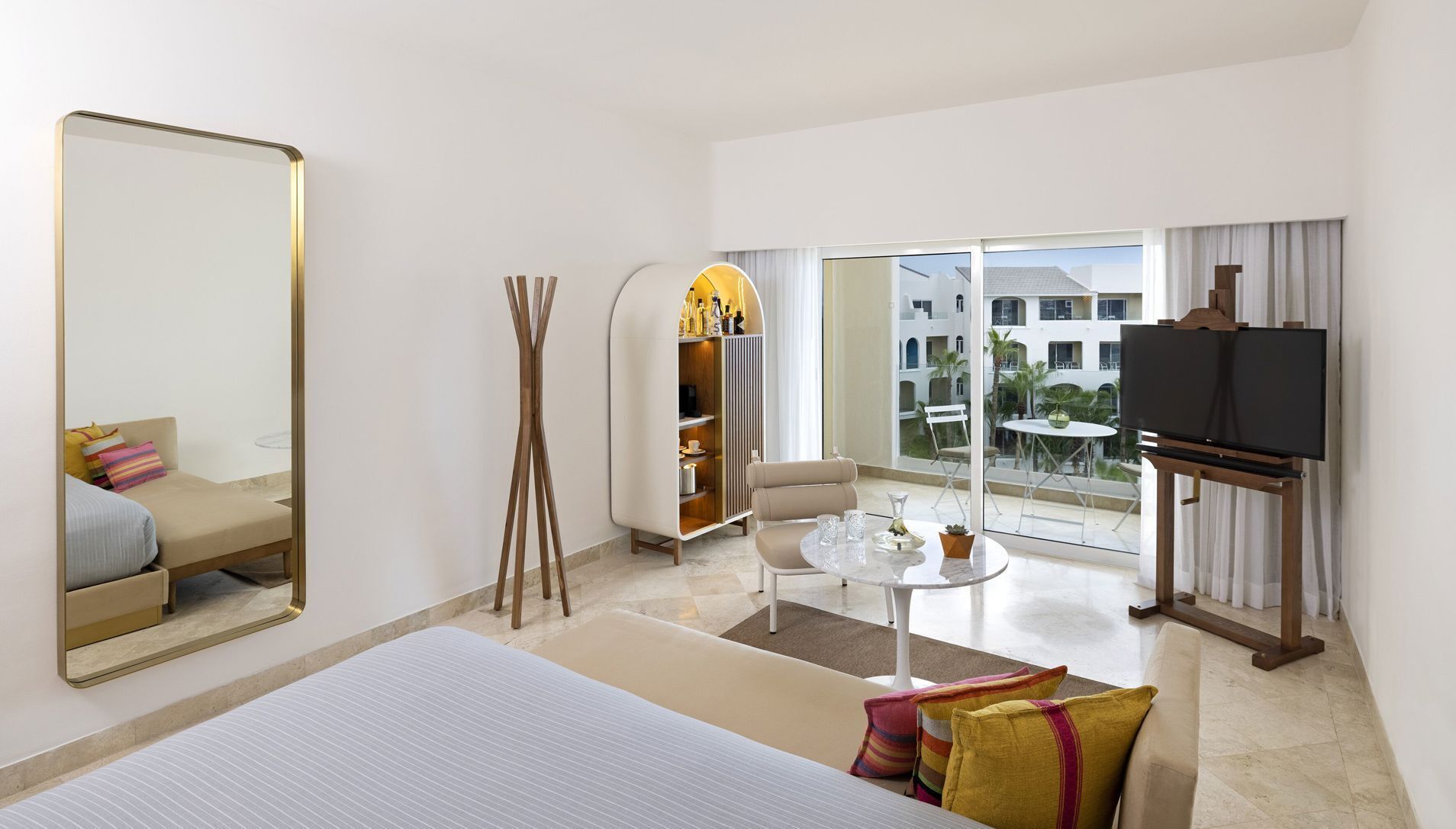 Egyptian cotton sheets, premium bedding, down comforters, pillowtop beds