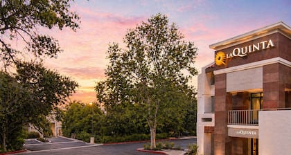 La Quinta Inn & Suites by Wyndham Thousand Oaks-Newbury Park