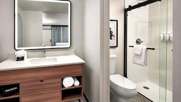 Bañera con ducha, artículos de tocador gratuitos, secador de pelo