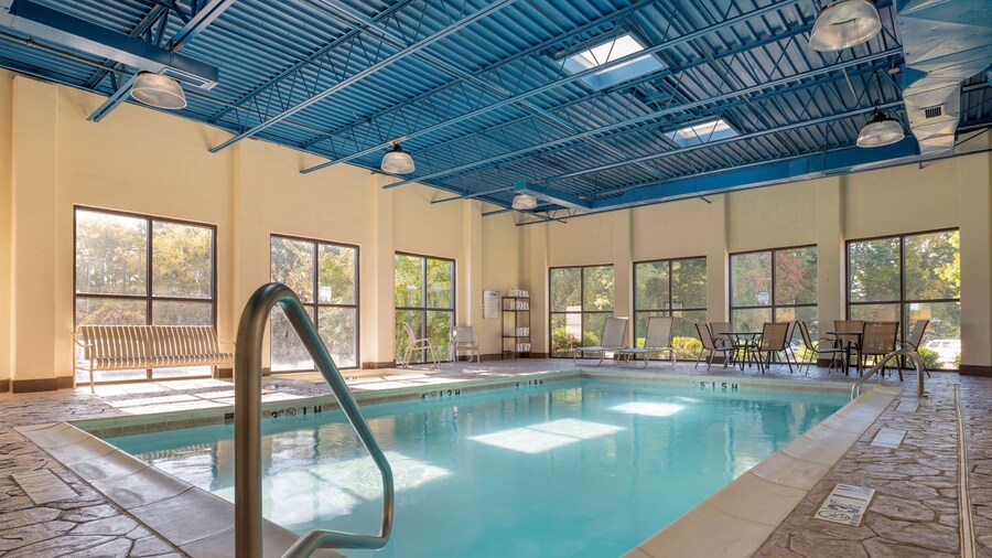 Best Western Louisville East Inn & Suites