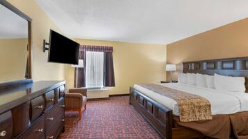 Suite, 1 King Bed, Non Smoking, Kitchen (with Sofabed, Full Kitchen) | Desk, laptop workspace, blackout curtains, iron/ironing board