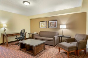 Suite, 1 King Bed, Non Smoking, Kitchen (with Sofabed, Full Kitchen) - Best Western Louisville East Inn & Suites (Louisville)