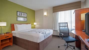 Standard Room, 1 Queen Bed, Non Smoking | Desk, iron/ironing board, free cribs/infant beds, free WiFi