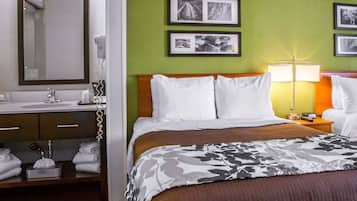 Dobbeltrom – standard, 2 dobbeltsenger, ikke-røyk | Bad | Toalettartikler (inkludert), hårføner og håndklær