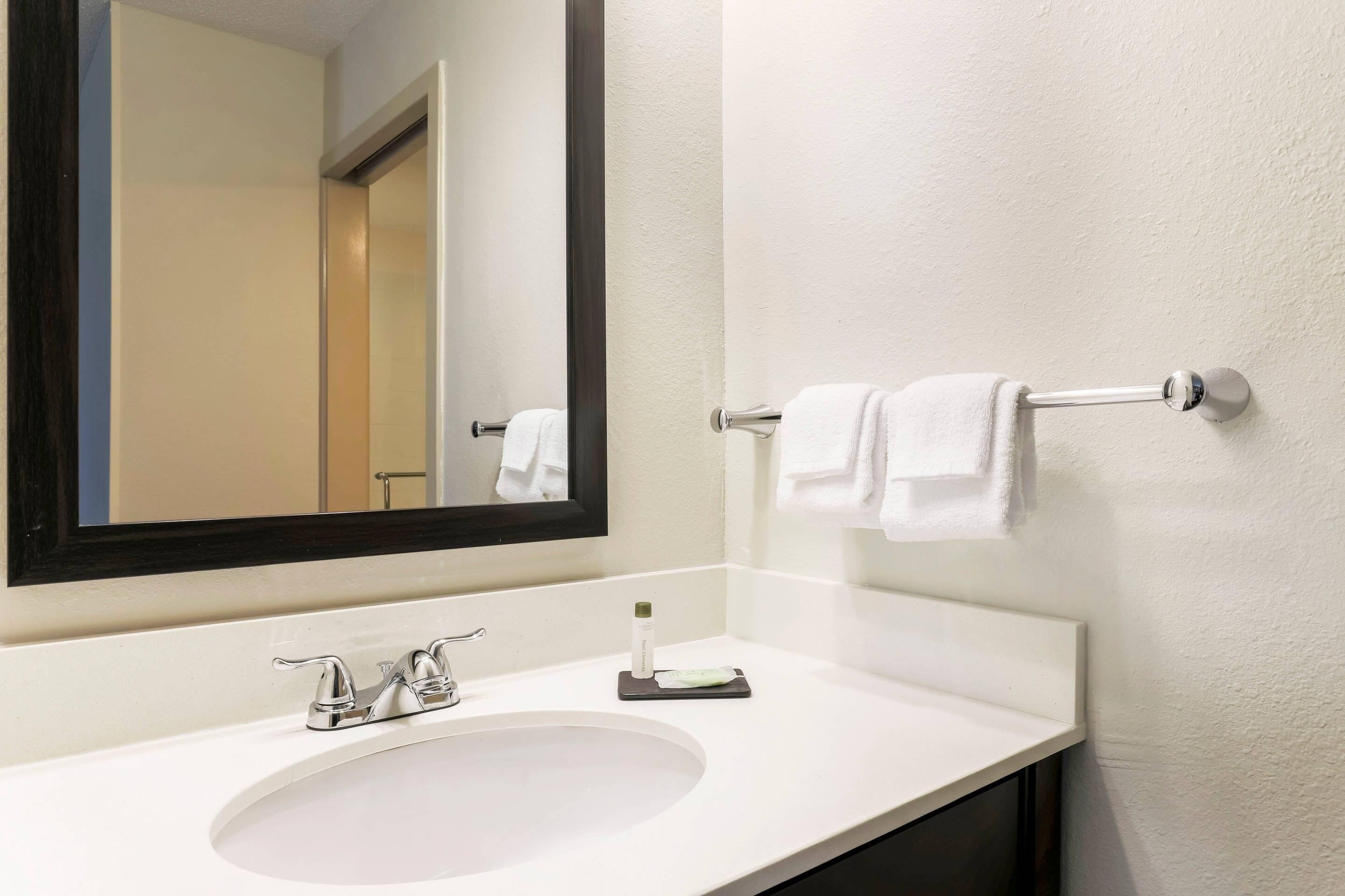 Photo - Sleep Inn Midway Airport Bedford Park