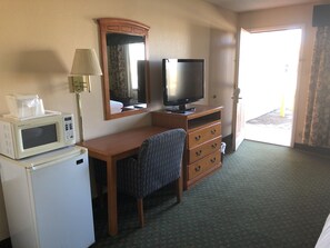 Standard Double Room, 2 Double Beds, Non Smoking | Room amenity