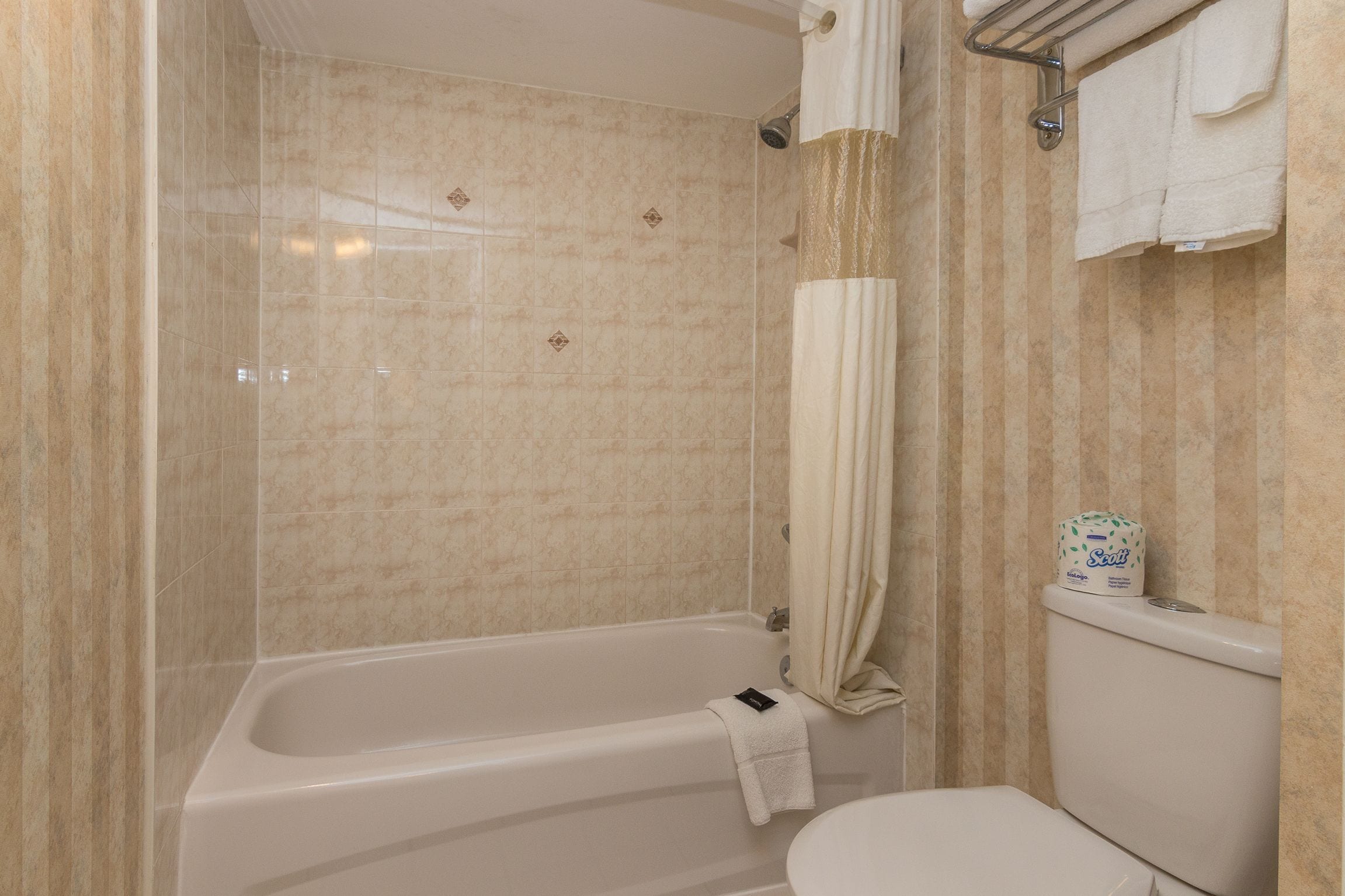 Photo - Canadas Best Value Inn Chinook Station