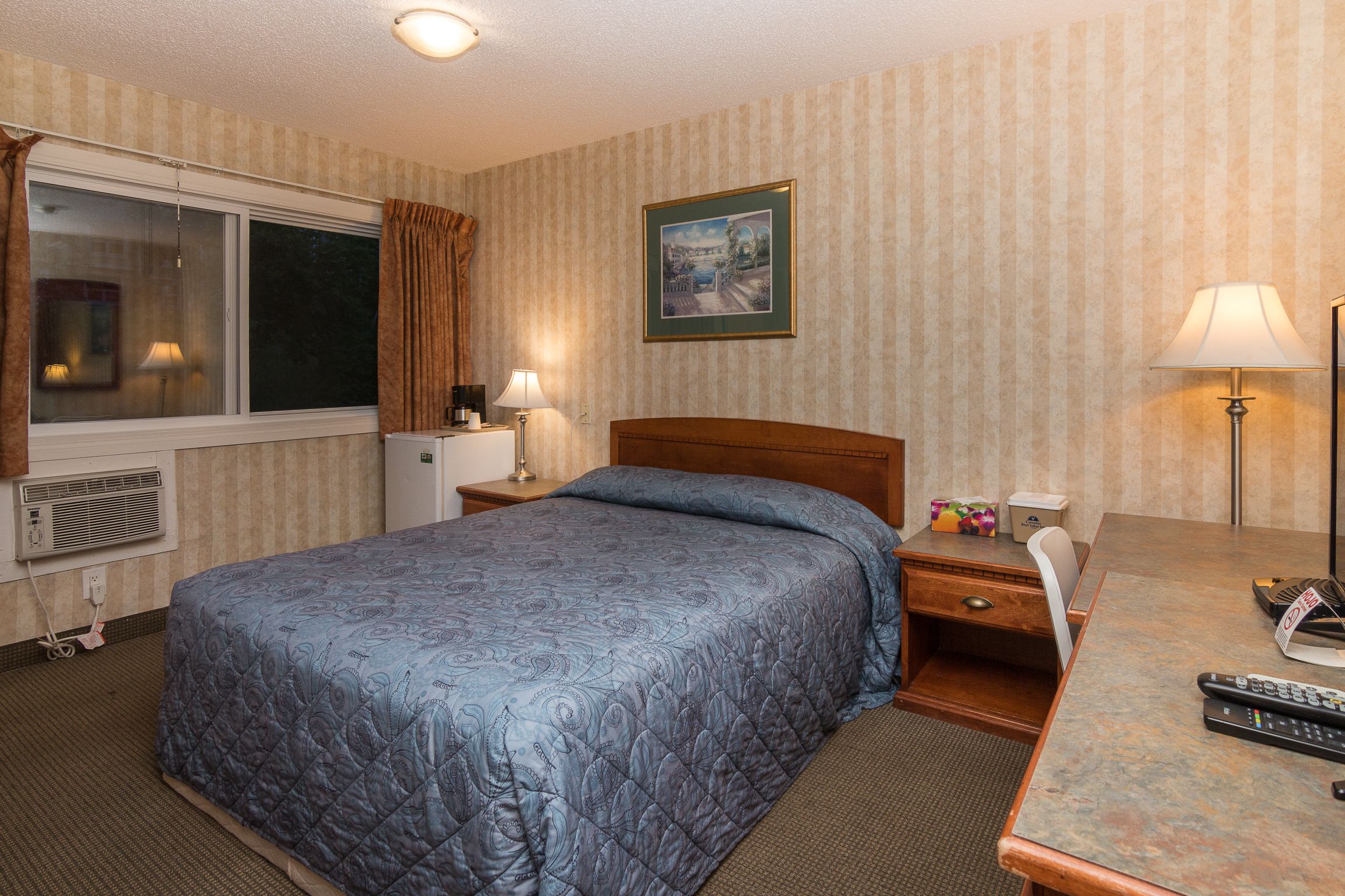 Photo - Canadas Best Value Inn Chinook Station